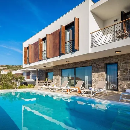 Ferienhaus Fur 10 Personen In Priosten, Dalmatien Norddalmatien